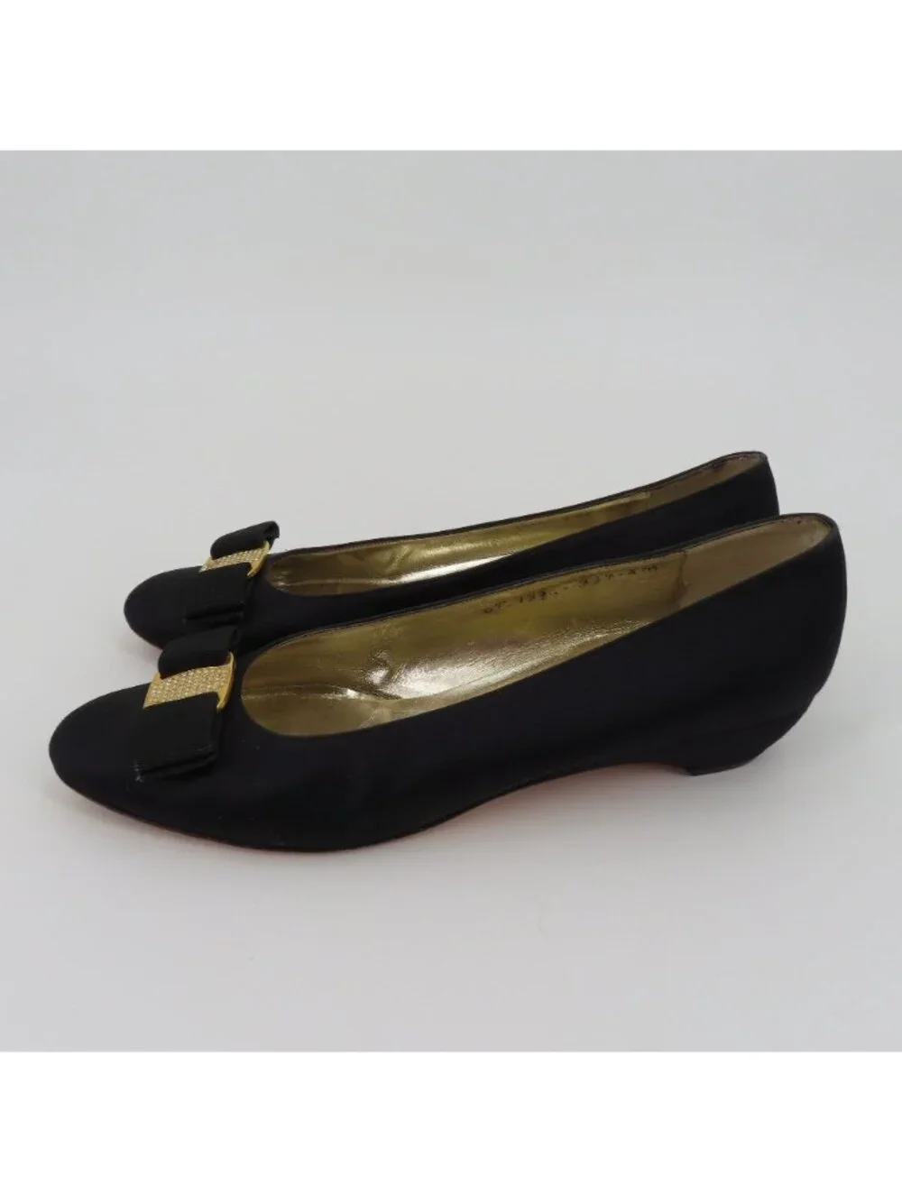 Salvatore Ferragamo Womens 8 AA Vara Gold Rhinestone Black Satin Bow Heels Shoes
